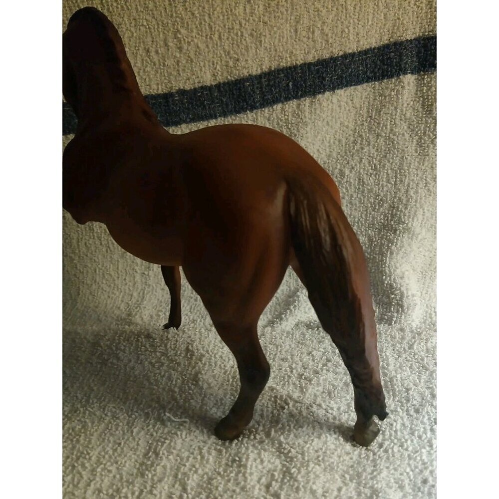 Breyer #977 - Galant Andalusian Legionario III Beautiful Shading Chestnut Horse - Picture 4 of 12